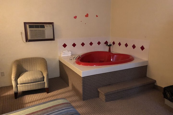 Room 16 of 36
