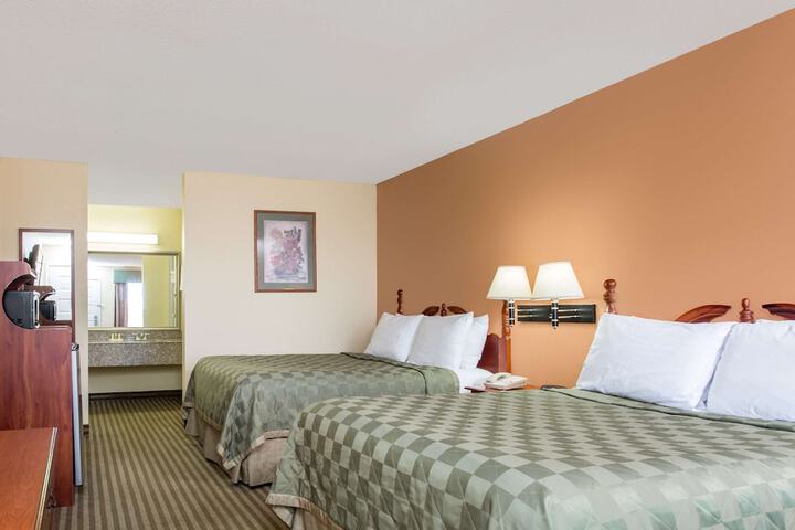 Room 12 of 19