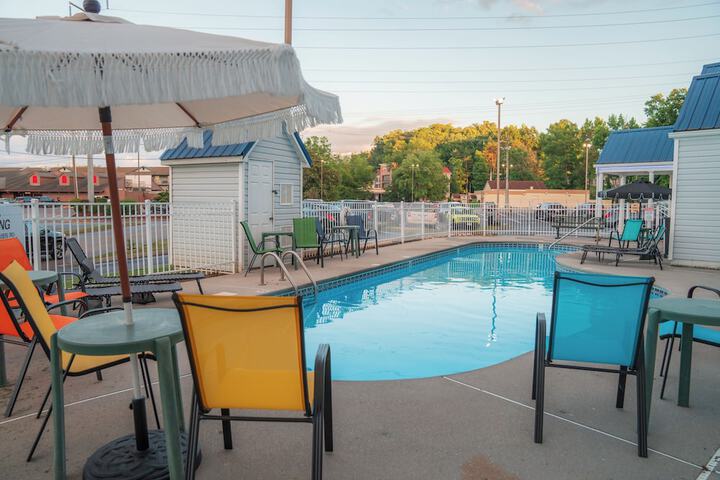 Pool 5 of 25