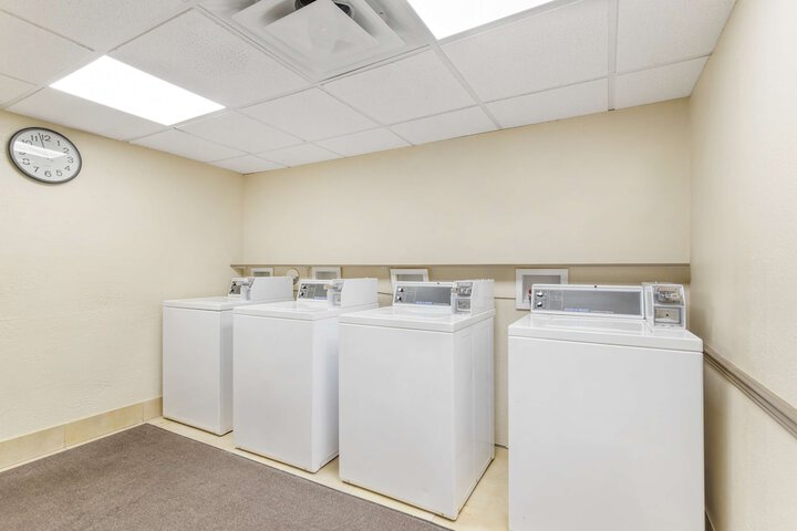Room 12 of 25