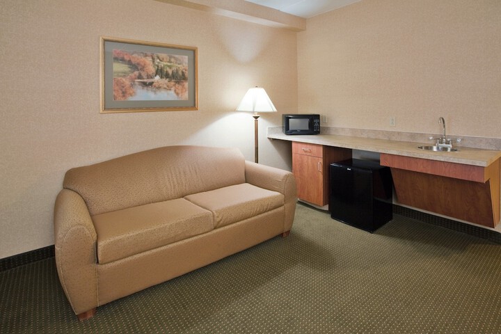 Room 17 of 37