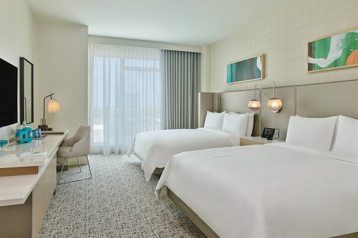 Art Ovation Hotel Autograph Collection