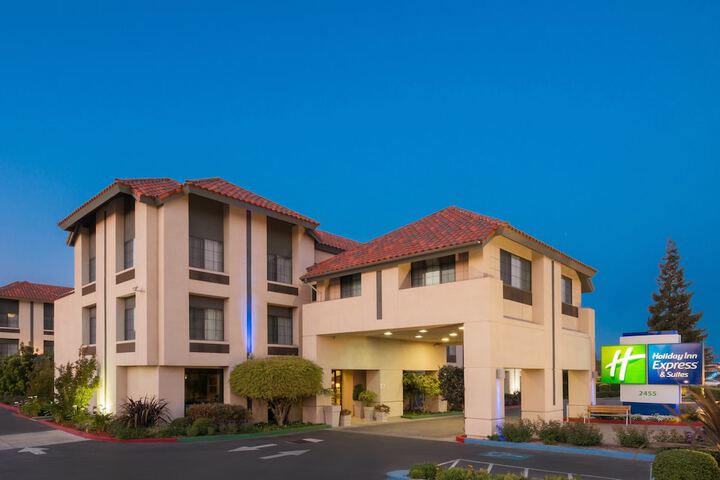 Holiday Inn Express & Suites Santa Clara-Silicon Valley by IHG