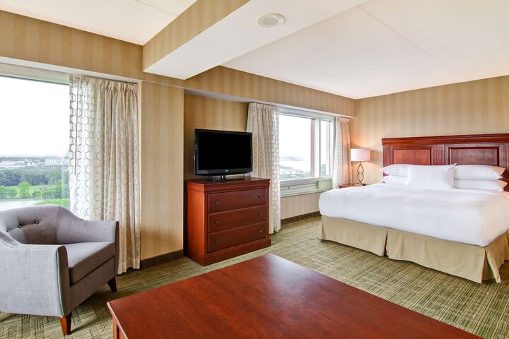 DoubleTree Fallsview Resort & Spa by Hilton Niagara Falls