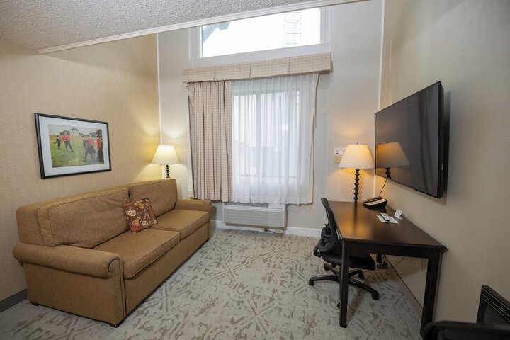 Room 34 of 63