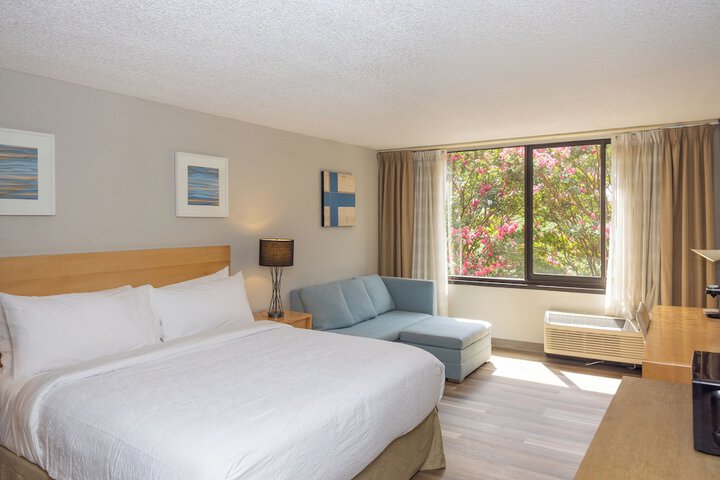 Room 4 of 5