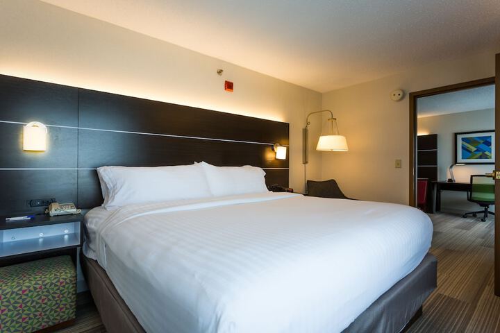 Room 16 of 44