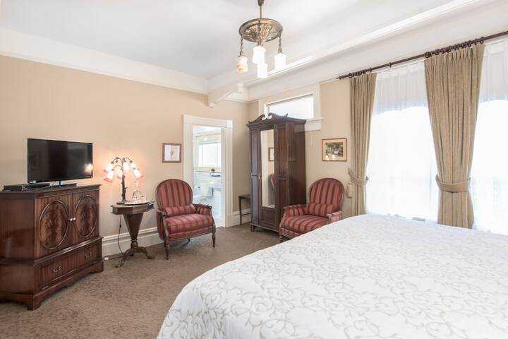 Room 8 of 60