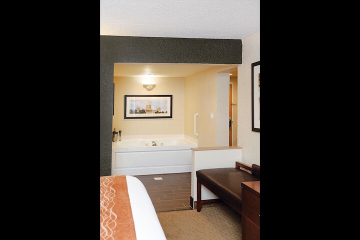 Room 10 of 30