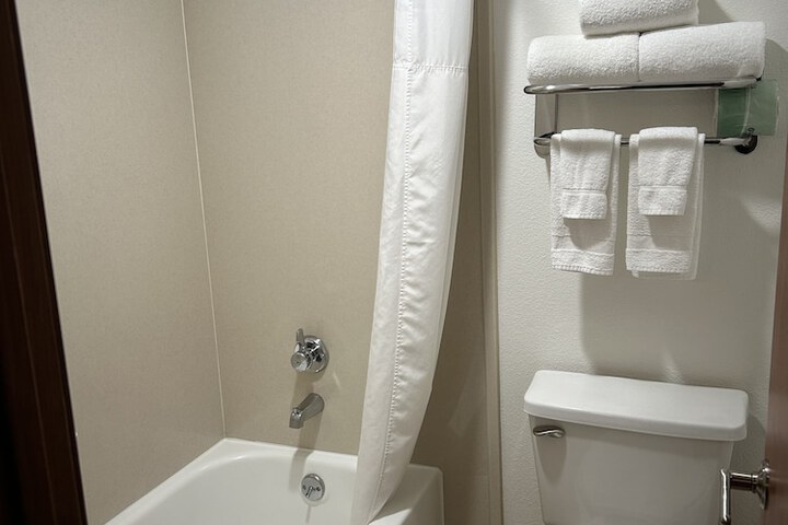 Room 30 of 43