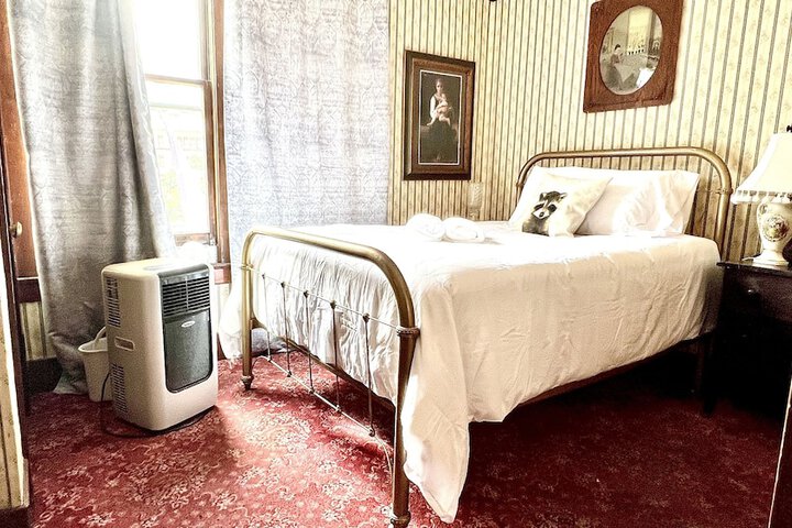 Hotel La More at the Bisbee Inn
