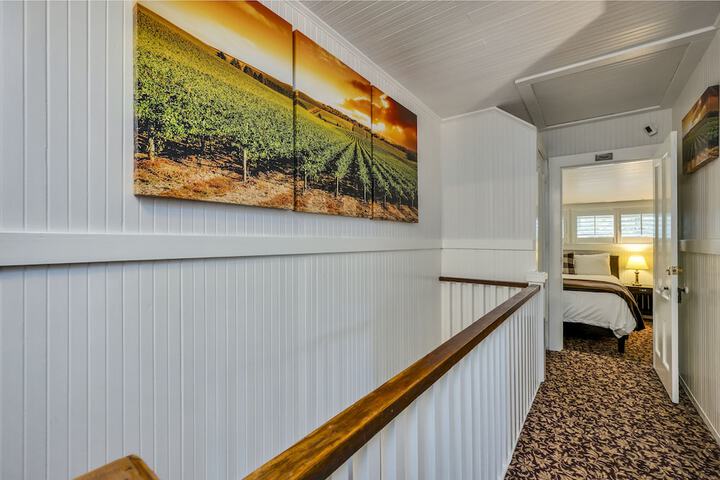 Ballroom/Hall 138 of 153