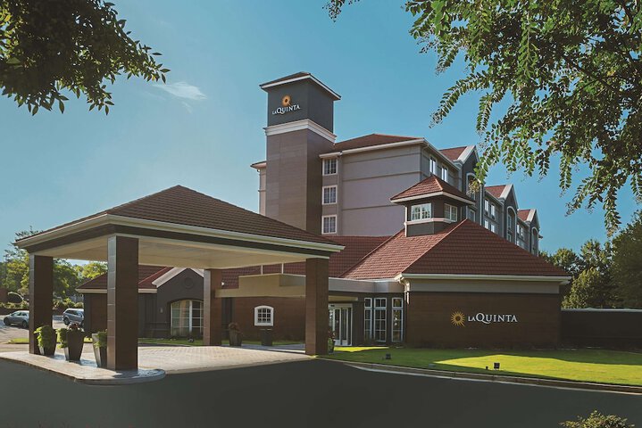 Hotel Exterior 51 of 51
