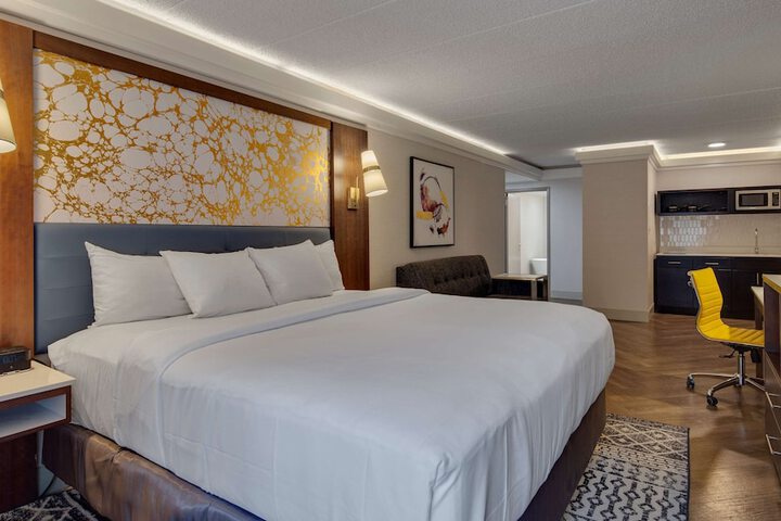 Room 12 of 19