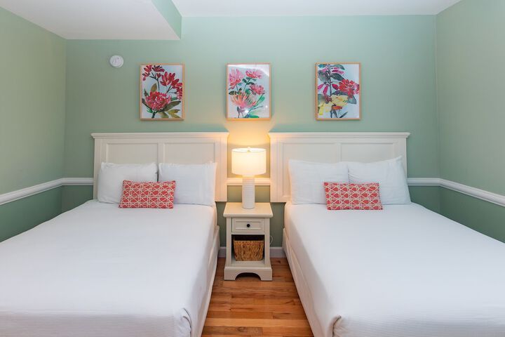 Room 35 of 119