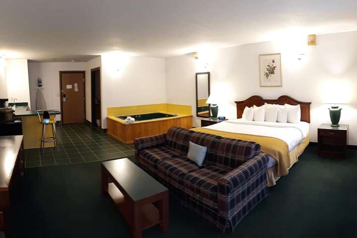 Room 13 of 30