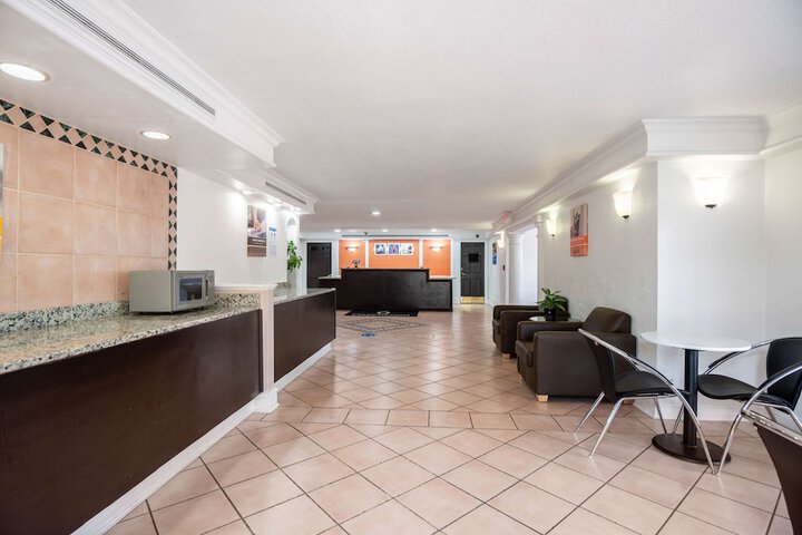 Hotel Interior 11 of 25