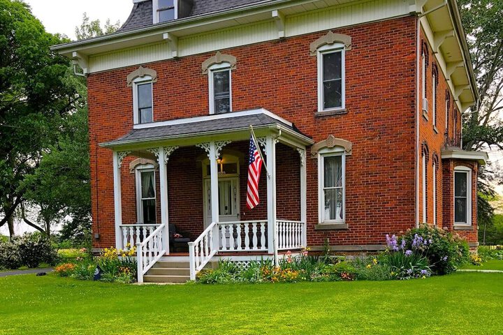The Vine Bed & Breakfast LLC