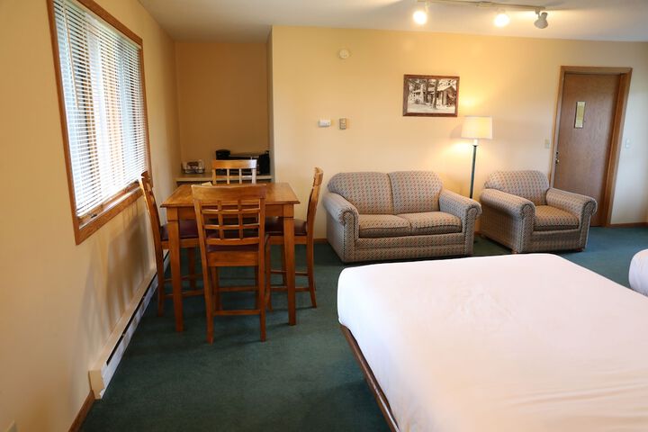 Room 73 of 132