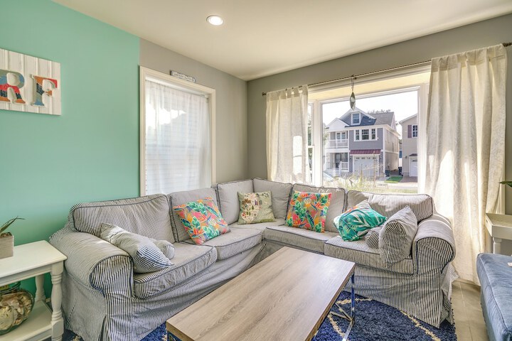 The 1818 Home w / Porch & Grill - 1 Mi to Beach!