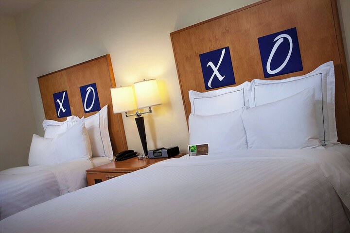 Room 6 of 16