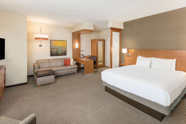 Room 44 of 82