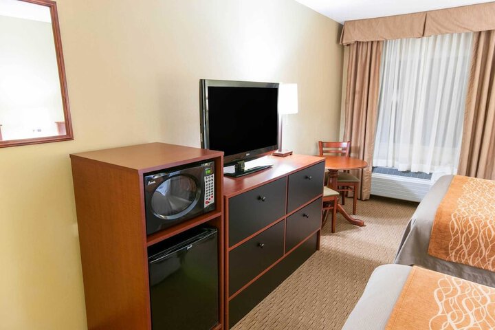 Room 6 of 27
