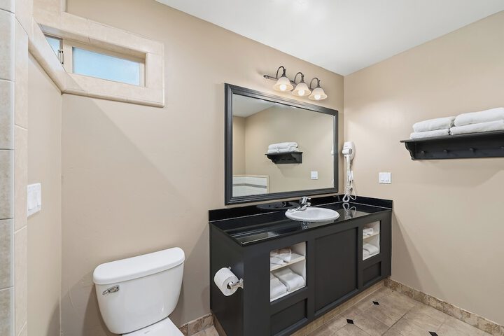 Cambria Pines Lodge