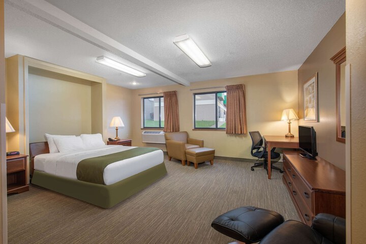 Room 6 of 17
