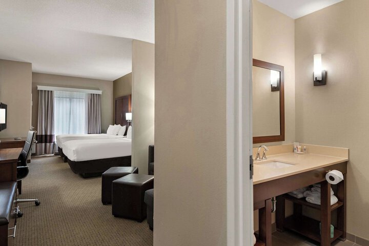 Room 8 of 30