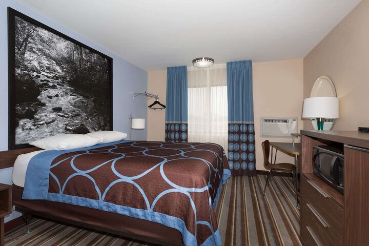 Room 7 of 15