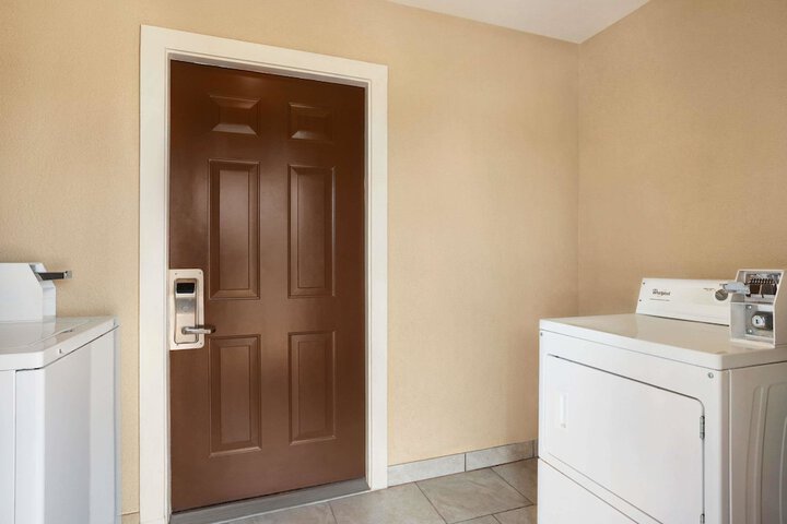 Room 15 of 28