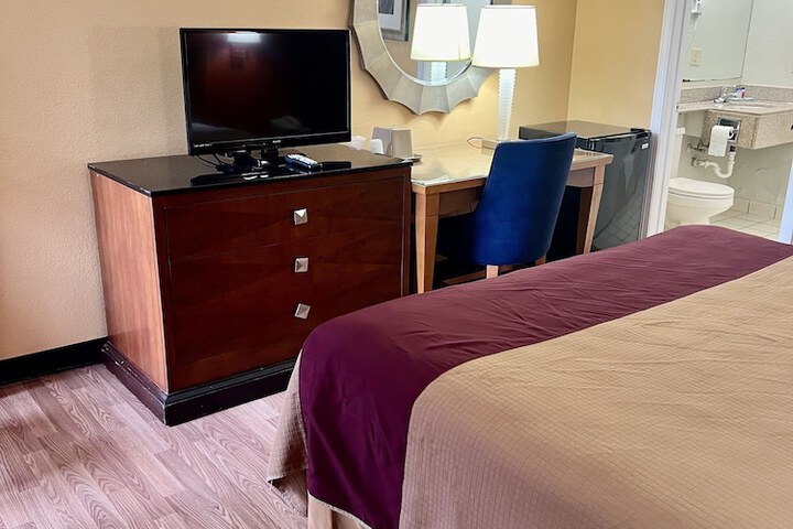 Room 8 of 15