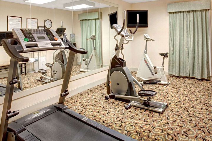 Ramada by Wyndham West Memphis