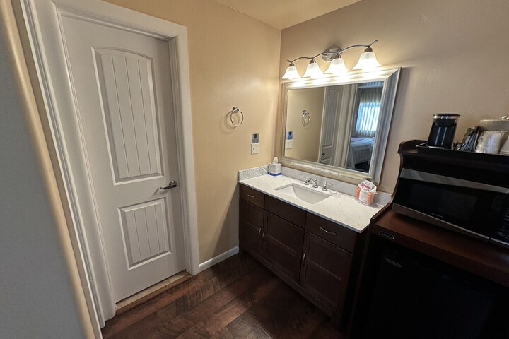 Room 35 of 59