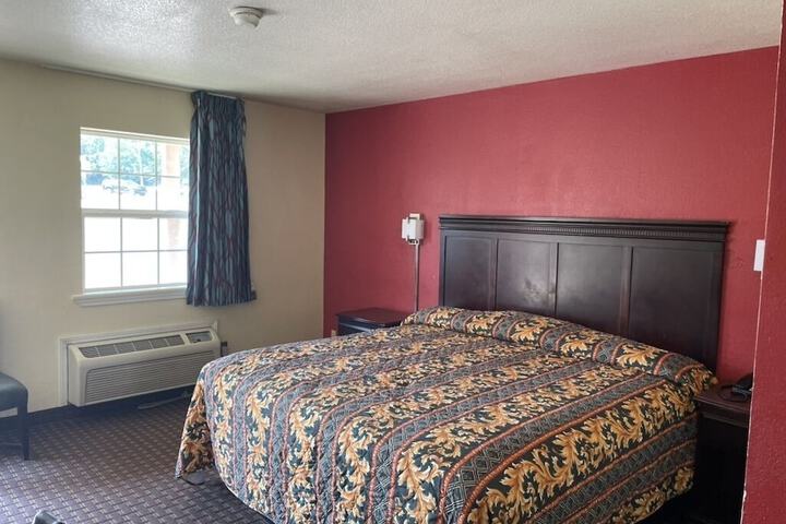 Room 17 of 24