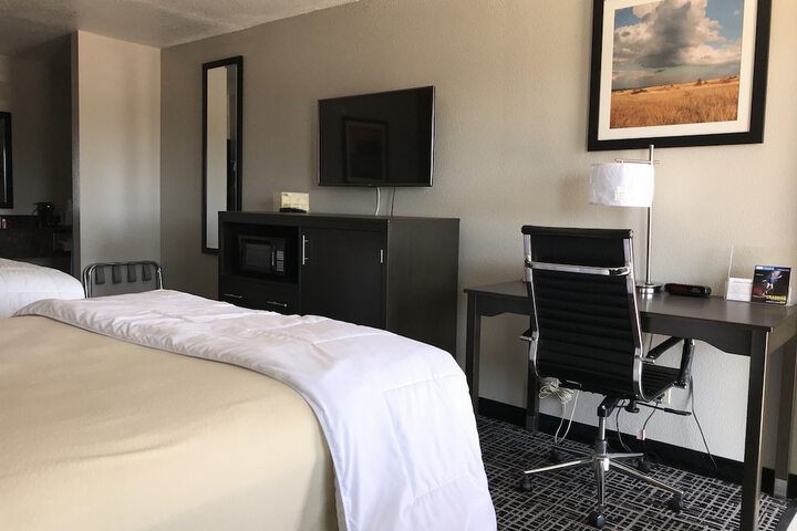 Days Inn by Wyndham Grove