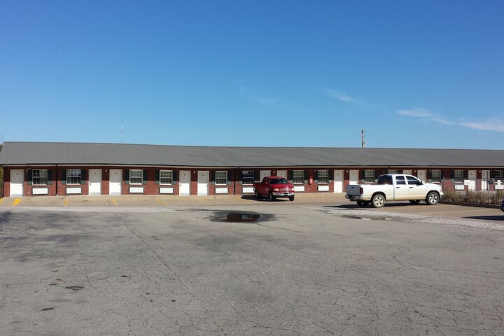 Green Country Inn