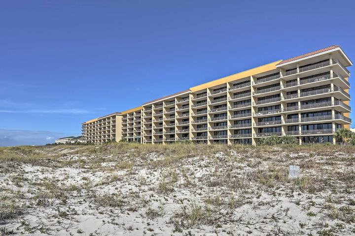 Beachfront Bliss on Dauphin Island w / Pool Access!