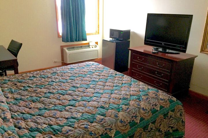Room 14 of 16
