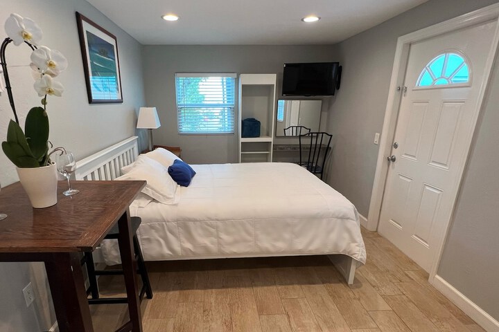 Room 143 of 197