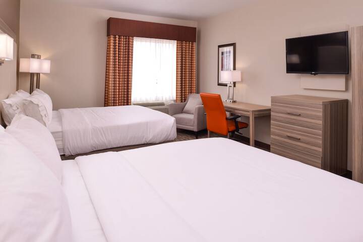 Holiday Inn Express & Suites Williams by IHG