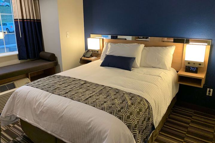 Room 9 of 25