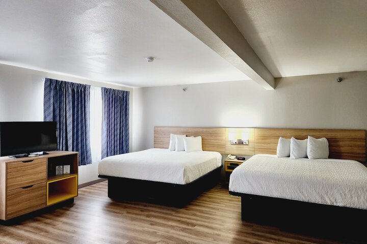Room 16 of 32