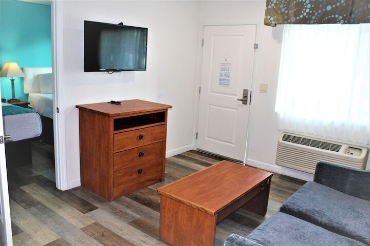 Room 25 of 40