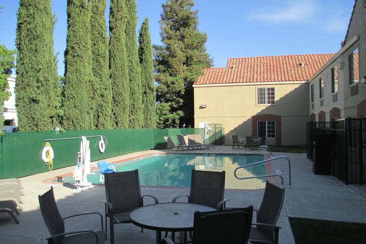Pool 2 of 16