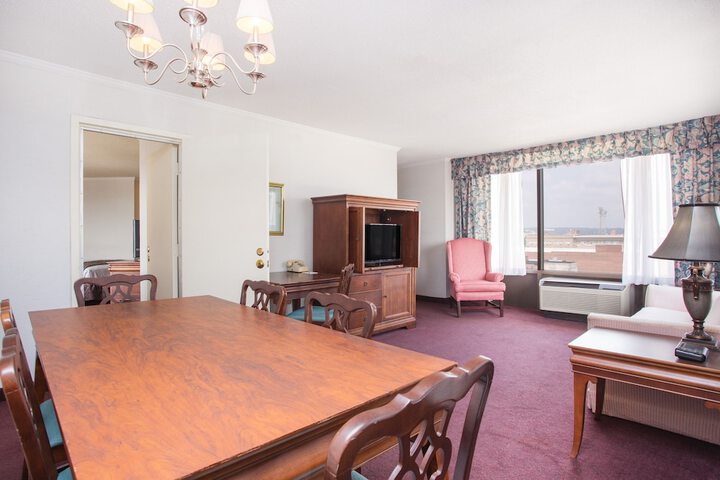 Room 15 of 23
