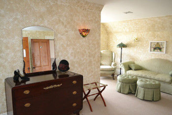 The Grand Anne Bed & Breakfast