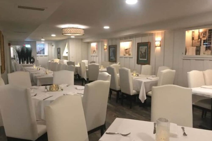 Dining 68 of 82