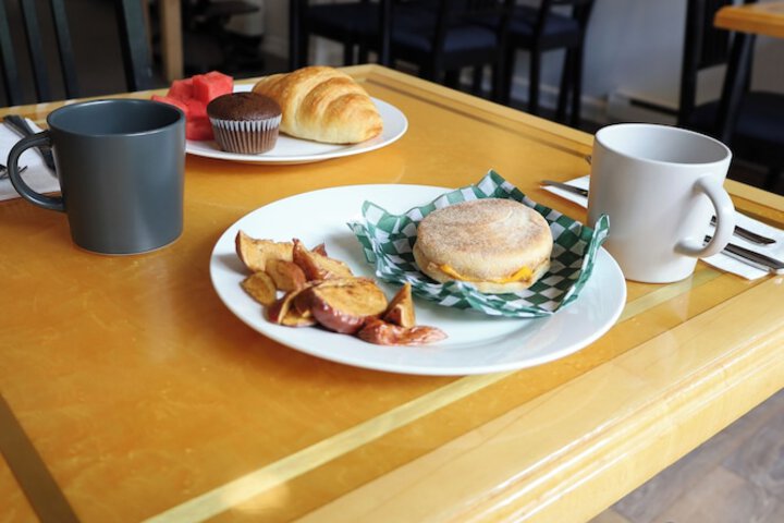 Breakfast/Coffee Service 35 of 40